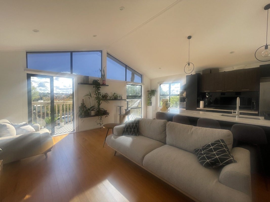17 Kelkirk Street, Kelston, Auckland - Carousel 2