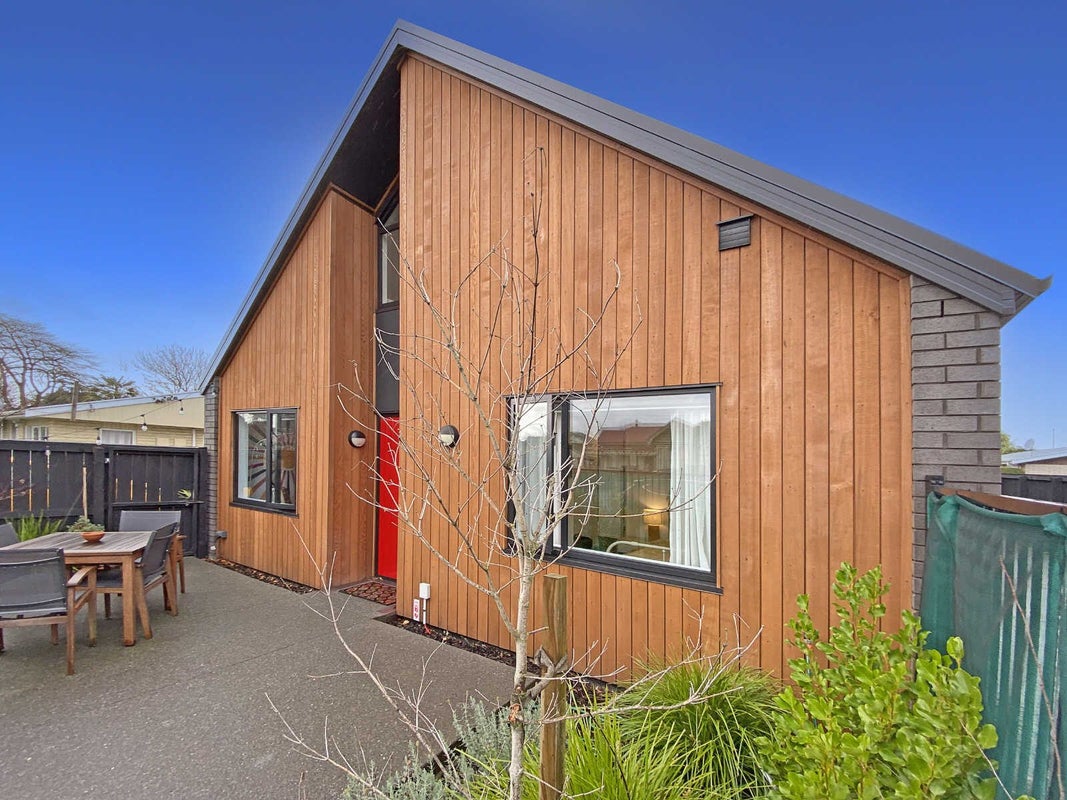 1/116 Champion Street, Edgeware, Christchurch - Carousel 1