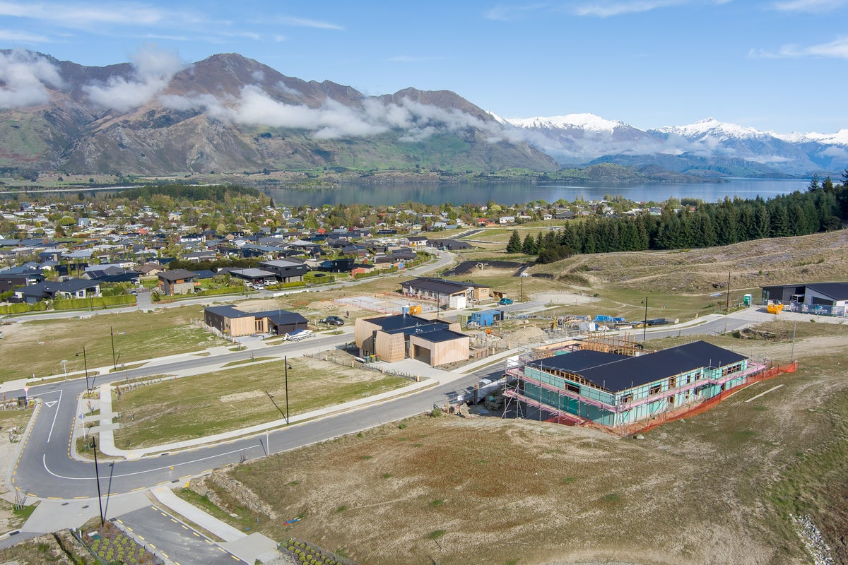 12 Akitu Rise, Wanaka - Carousel 2