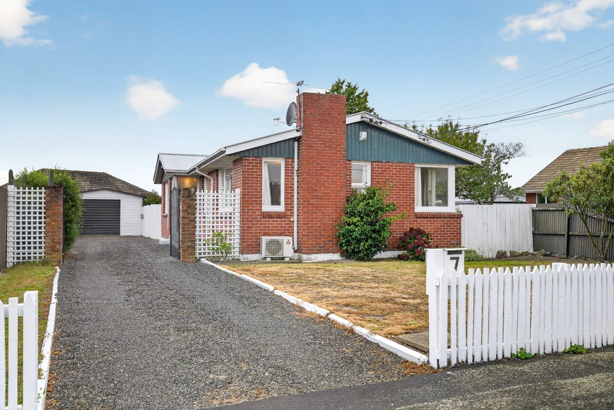 7 Soberton Street, Aranui, Christchurch - Carousel 21