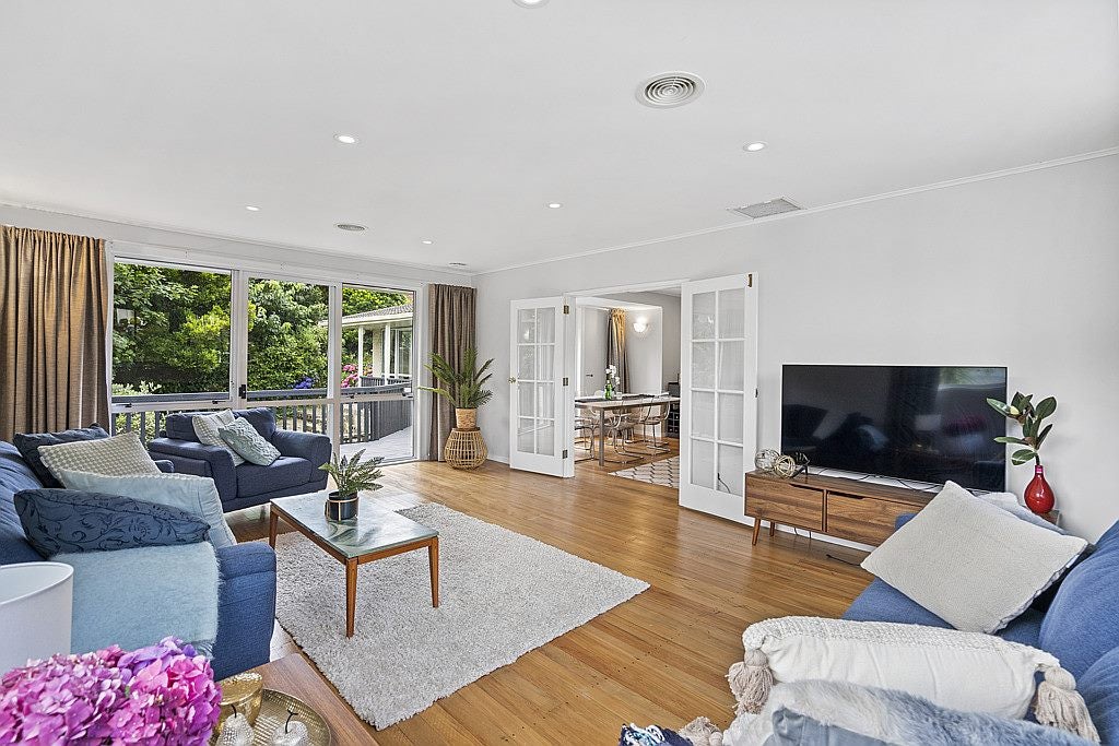5 Woodhouse Avenue, Karori, Wellington - Carousel 2