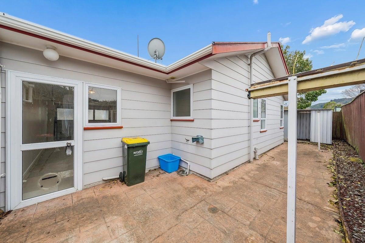 1A Wood Street, Wainuiomata, Lower Hutt - Carousel 21