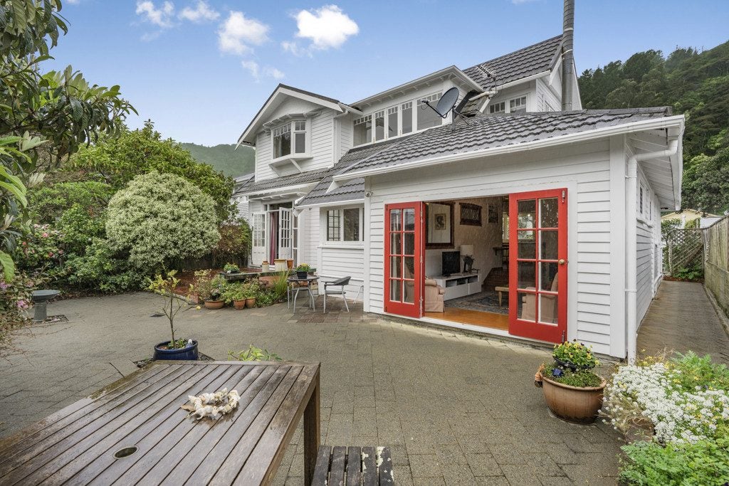 120 Muritai Road, Eastbourne, Lower Hutt - Carousel 1