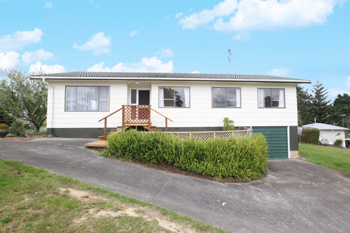 45 Stott Avenue, Birkdale, Auckland - Carousel 1