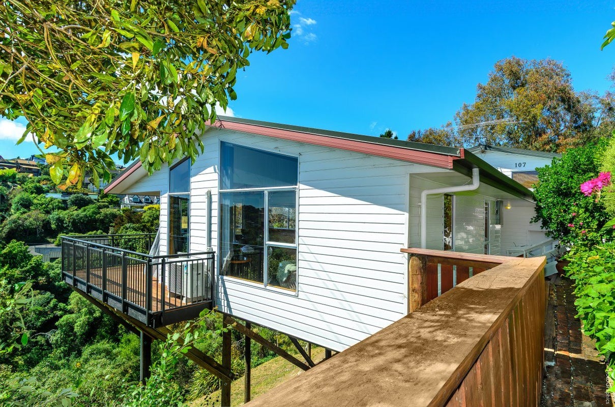 107 Mount Pleasant Road, Mount Pleasant, Christchurch - Carousel 1