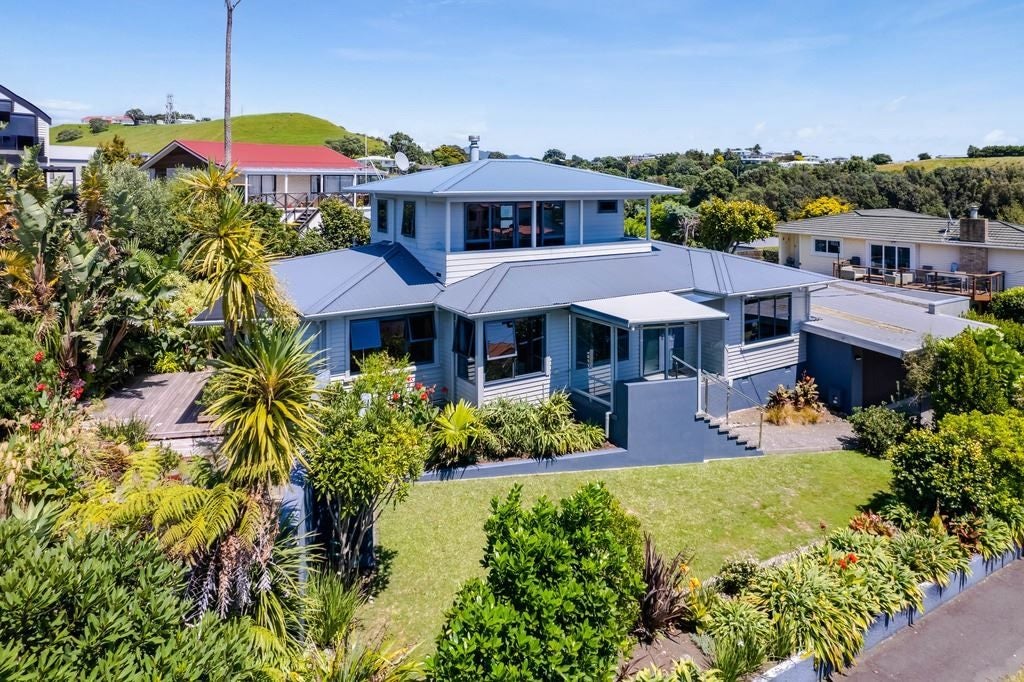 20 Skinner Street, Blagdon, New Plymouth - Carousel 1
