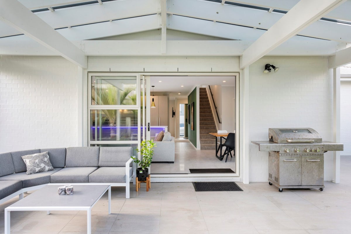 16 Samuel Cassidy Avenue, Swanson, Auckland - Carousel 2