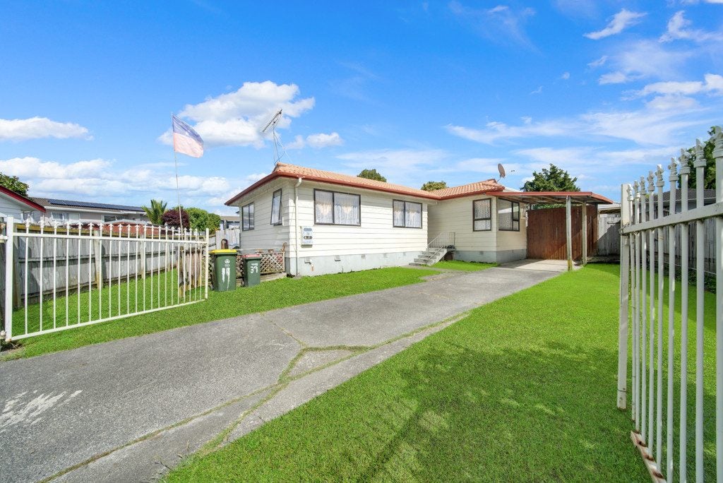 39 Secretariat Place, Randwick Park, Auckland - Carousel 2