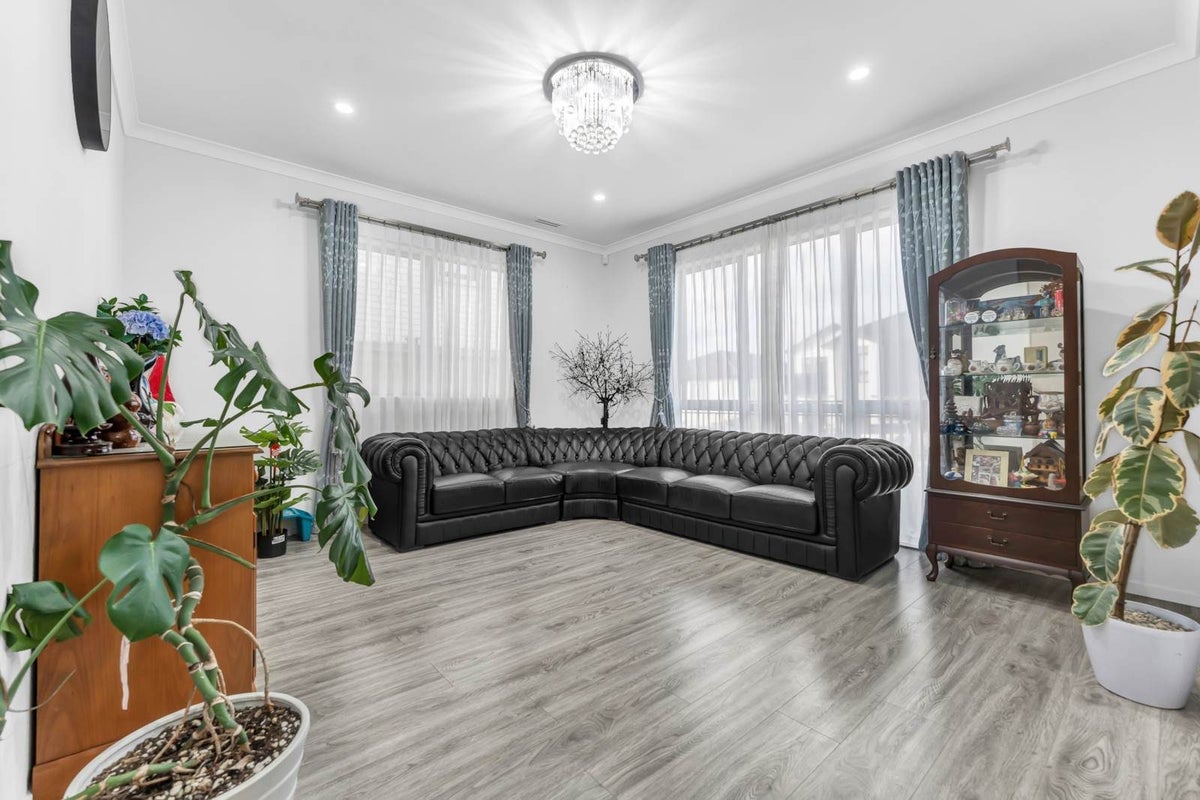 15 Uru Drive, Flat Bush, Auckland - Carousel 2