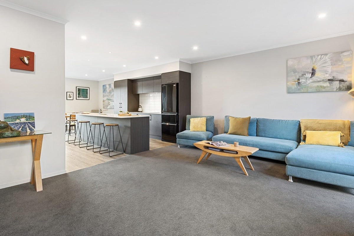 8 William Dawson Crescent, Halswell, Christchurch City, Canterbury - Carousel 1