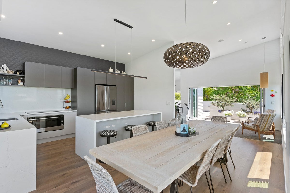 9A Seaview Terrace, Mount Albert, Auckland - Carousel 2