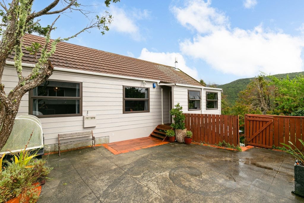264 Mitchell Street, Brooklyn, Wellington - Carousel 1