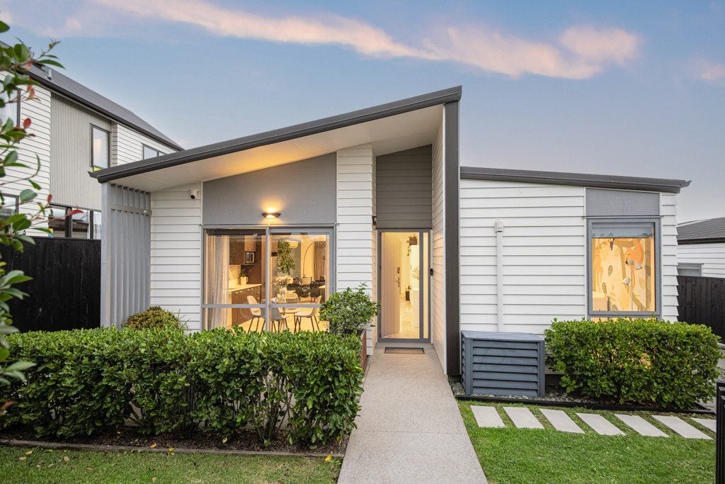 5A Torrington Crescent, Glen Innes, Auckland - Carousel 1