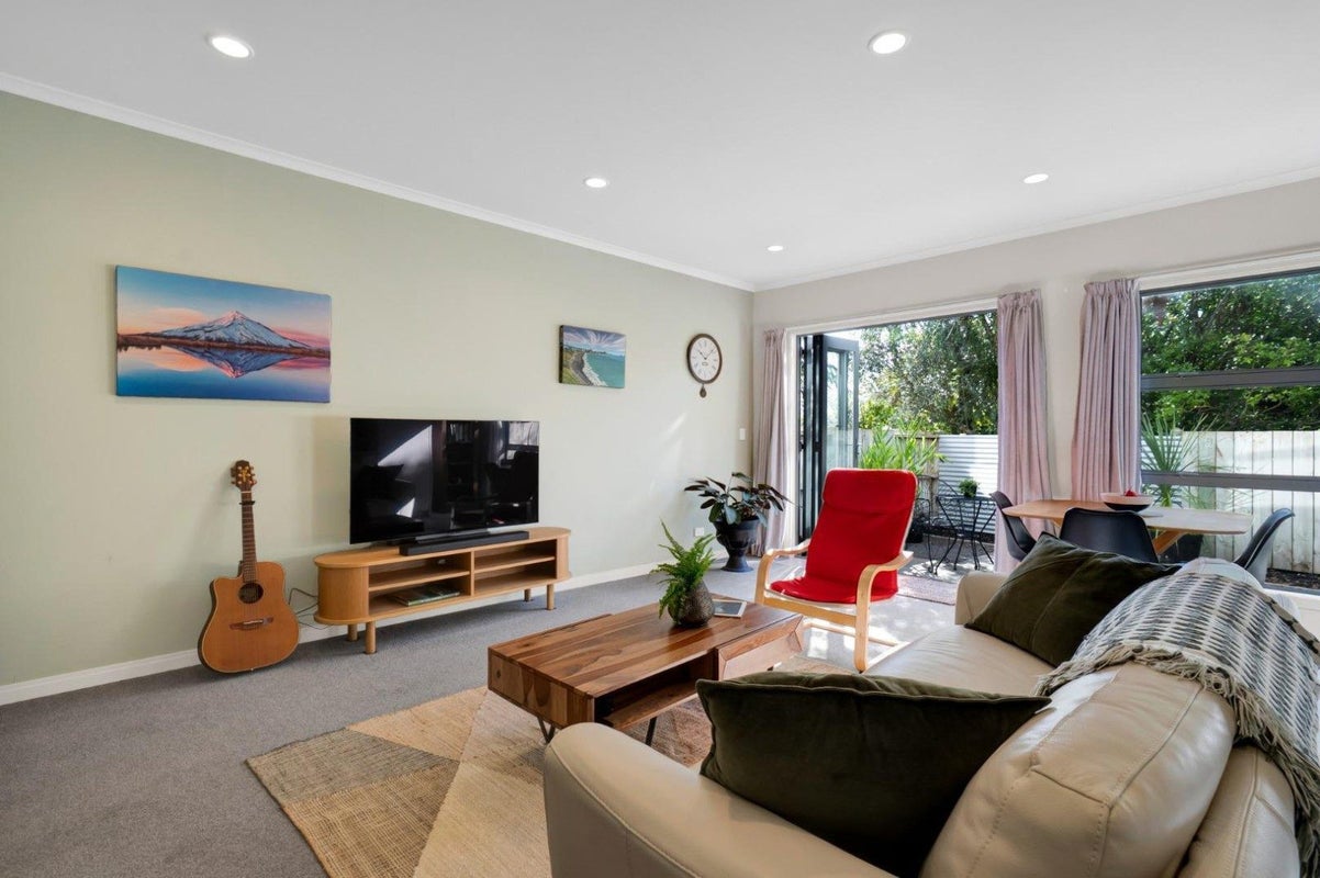 10/38 Maratahu Street, Westown, New Plymouth - Carousel 1