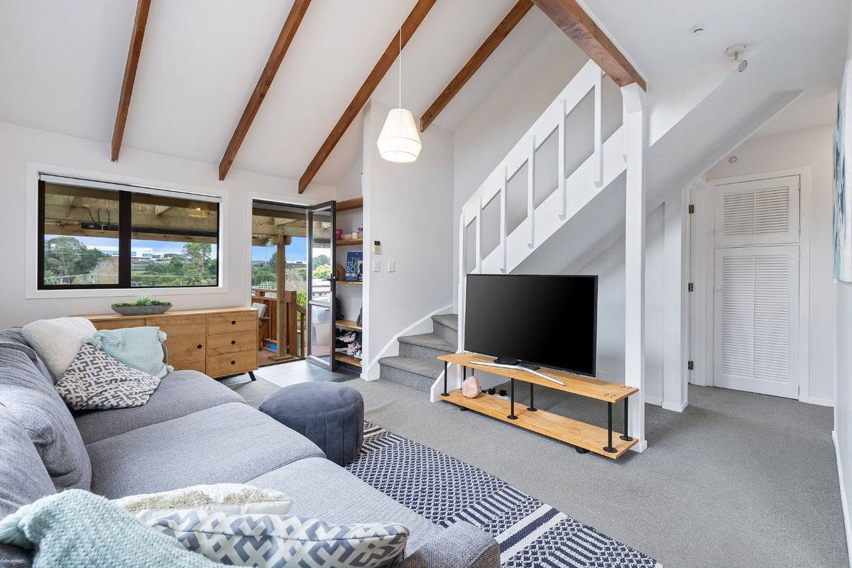2/78 Vodanovich Road, Te Atatu South, Auckland - Carousel 2