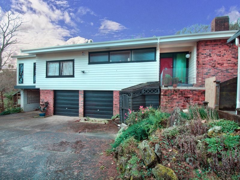 27 Atkinson Road, Titirangi, Auckland - Carousel 1