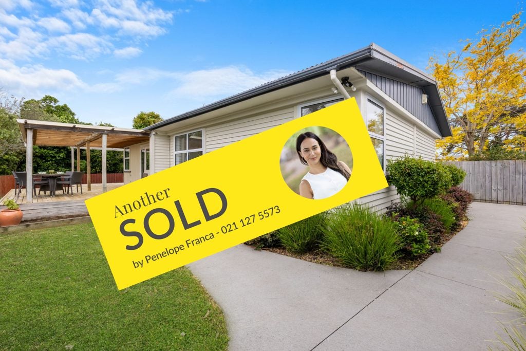 2/18 Mattson Road, Pakuranga, Auckland - Carousel 1