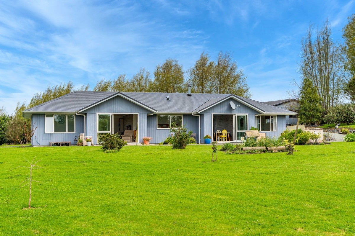 32 Lara Lane, Kaiwaka - Carousel 24