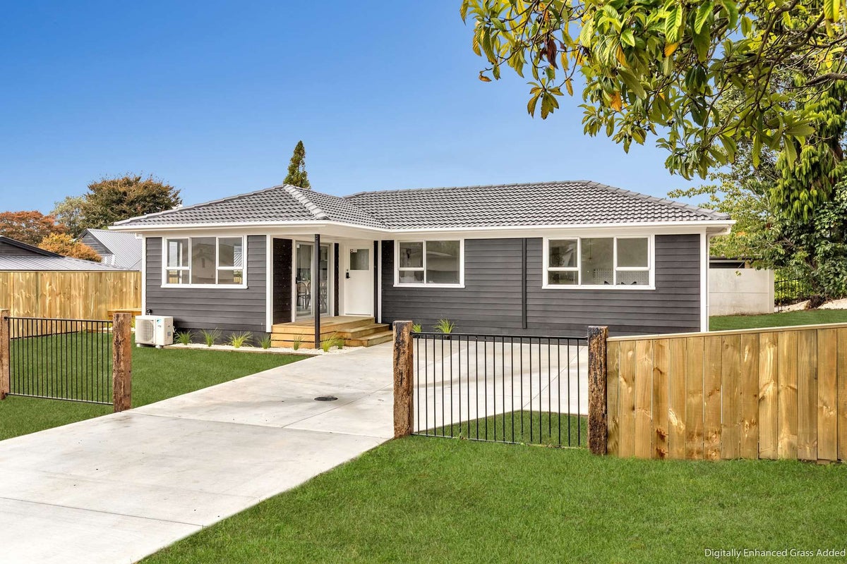 8 McLean Street, Glenholme, Rotorua - Carousel 1