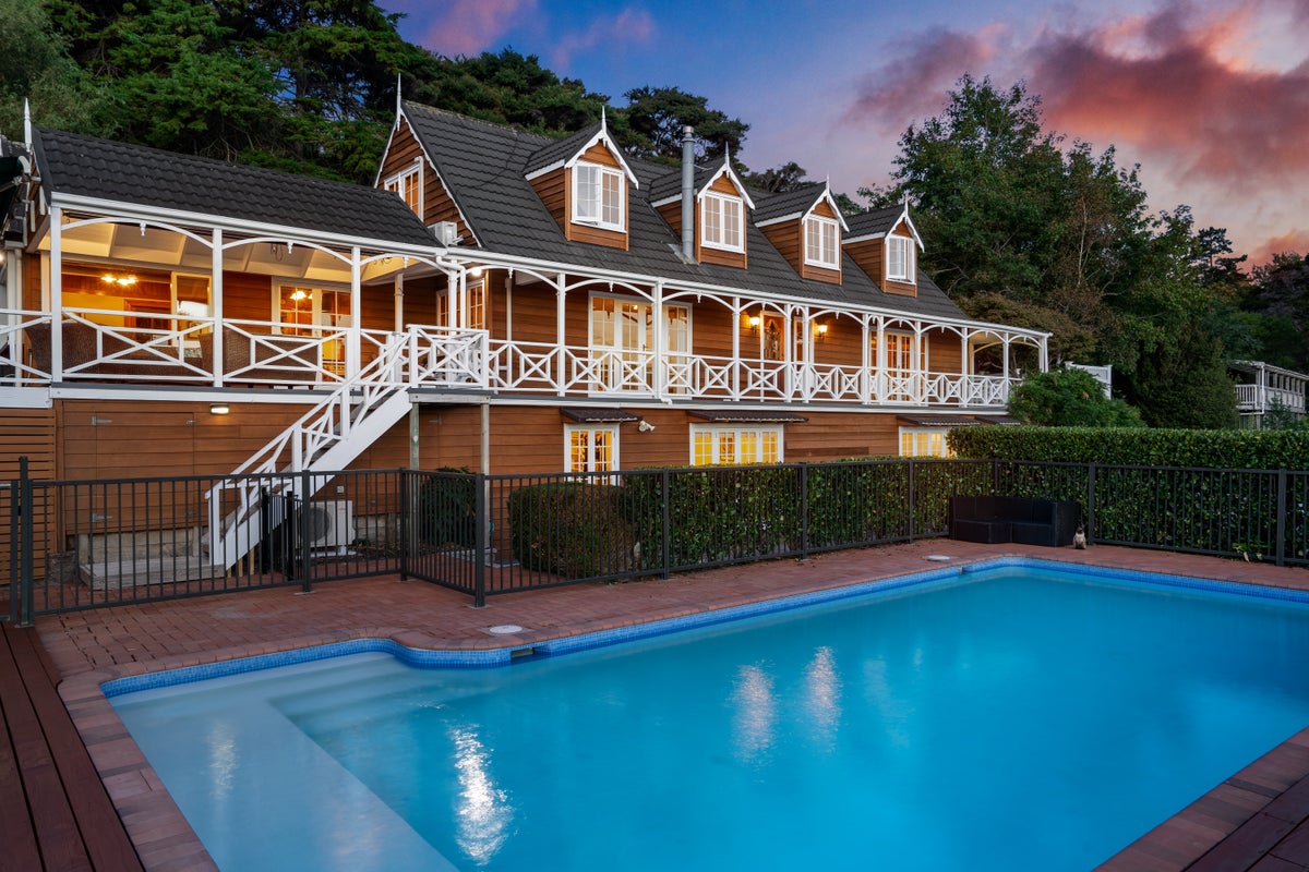 293A Titirangi Road, Titirangi, Auckland - Carousel 1