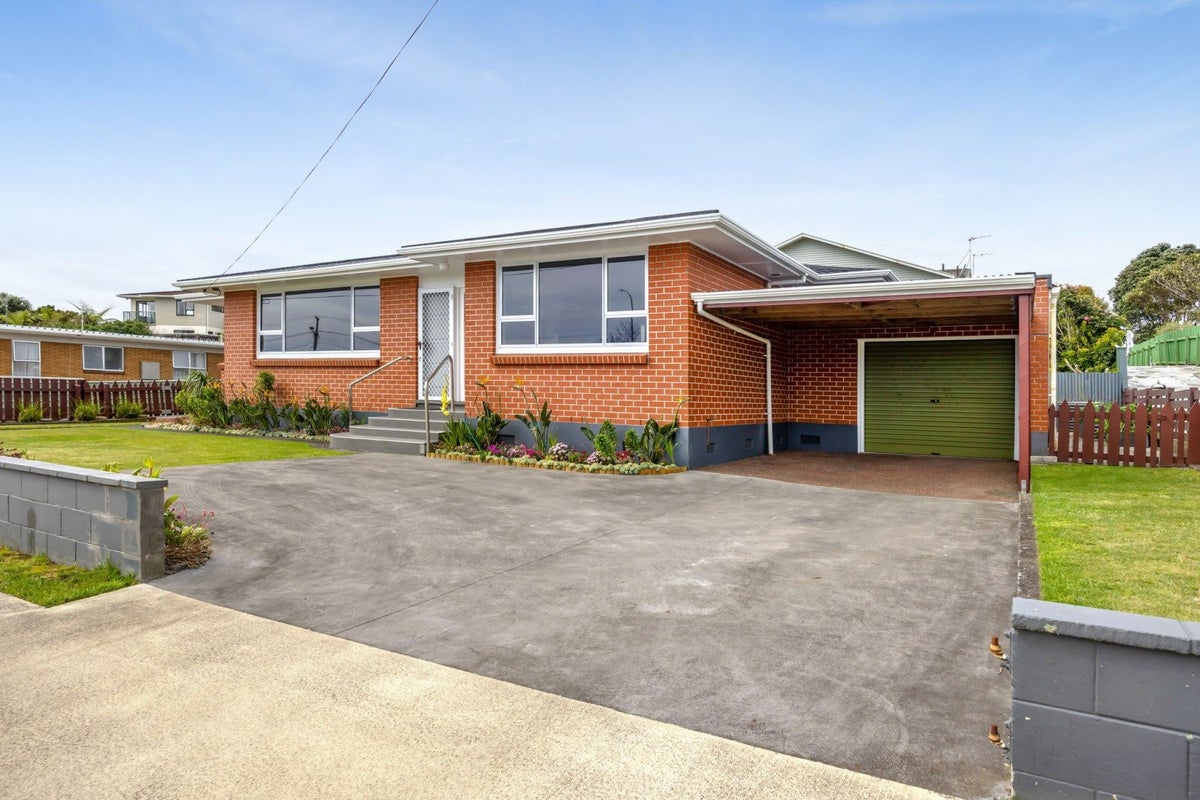 9 Waimea Street, Westown, New Plymouth - Carousel 1