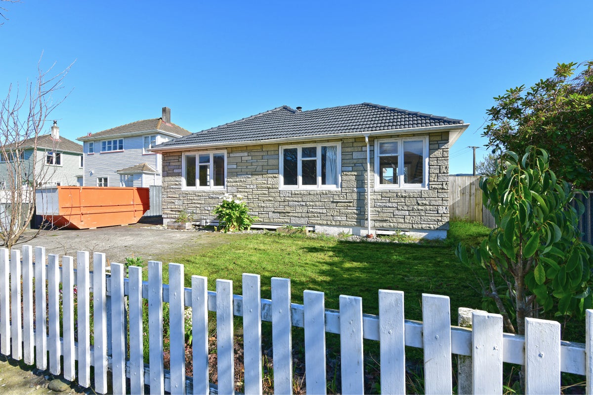 43 Chapman Crescent, Naenae, Lower Hutt - Carousel 12
