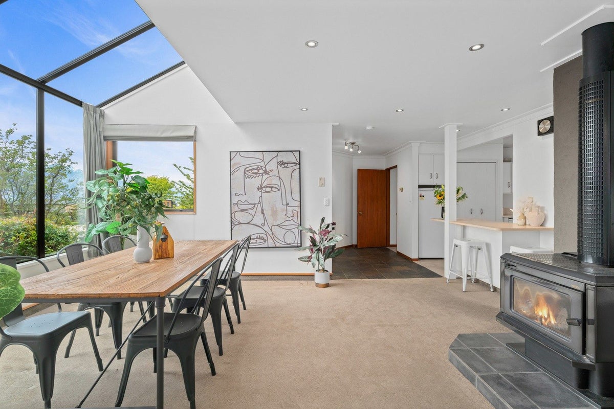 6 Avalon Crescent, Fernhill, Queenstown - Carousel 1