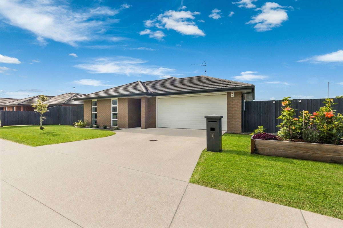 14 Fletcher Lane, Patumahoe, Pukekohe - Carousel 1
