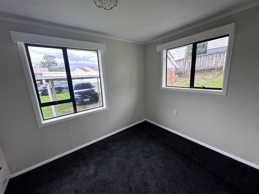 21 Shorwell Street, Sandringham, Auckland - Carousel 2