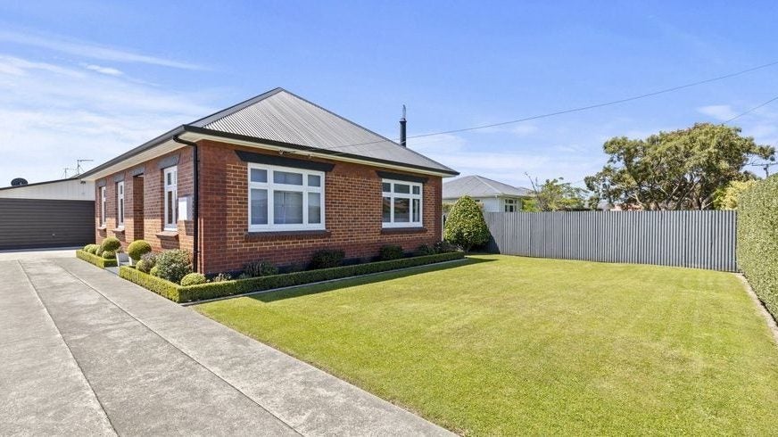 12 Pitchill Street, Mayfield, Blenheim - Carousel 1