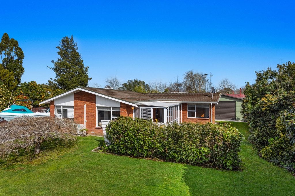 11 Walter Park, Whakatane, Whakatane - Carousel 1