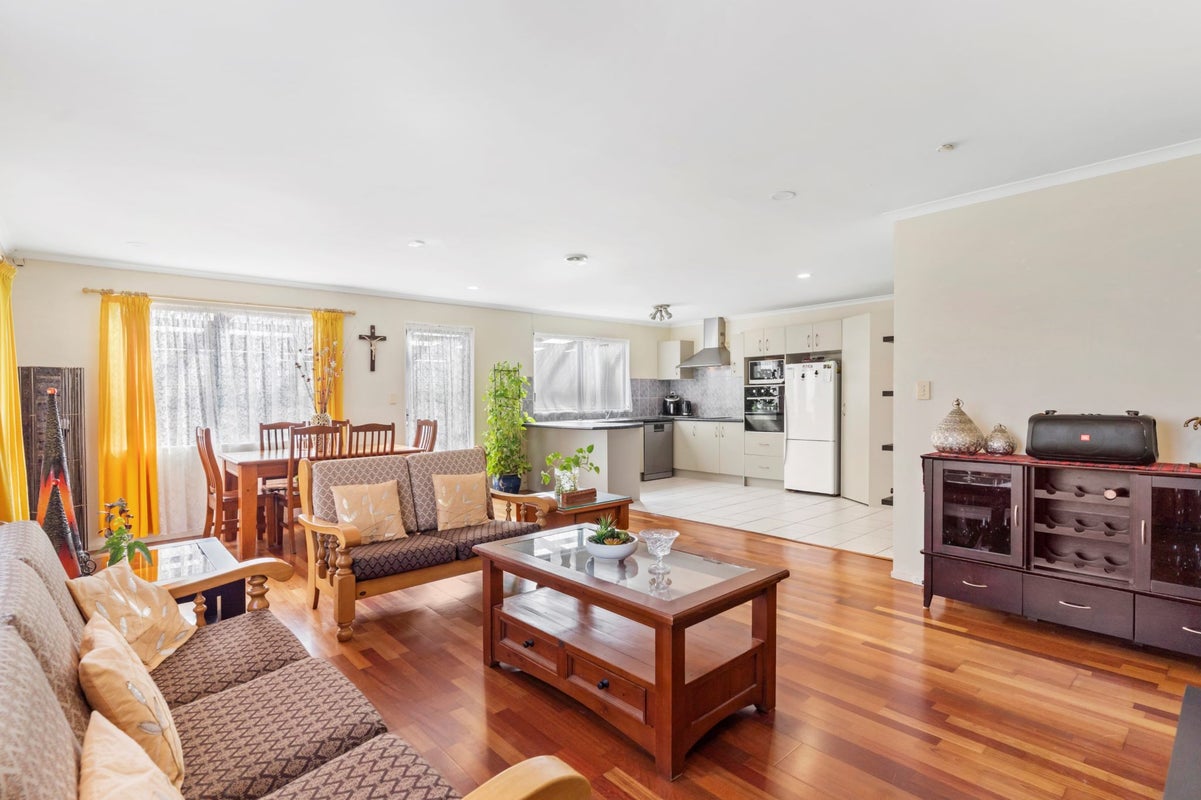 7 Corregidor Place, Avondale, Auckland - Carousel 1