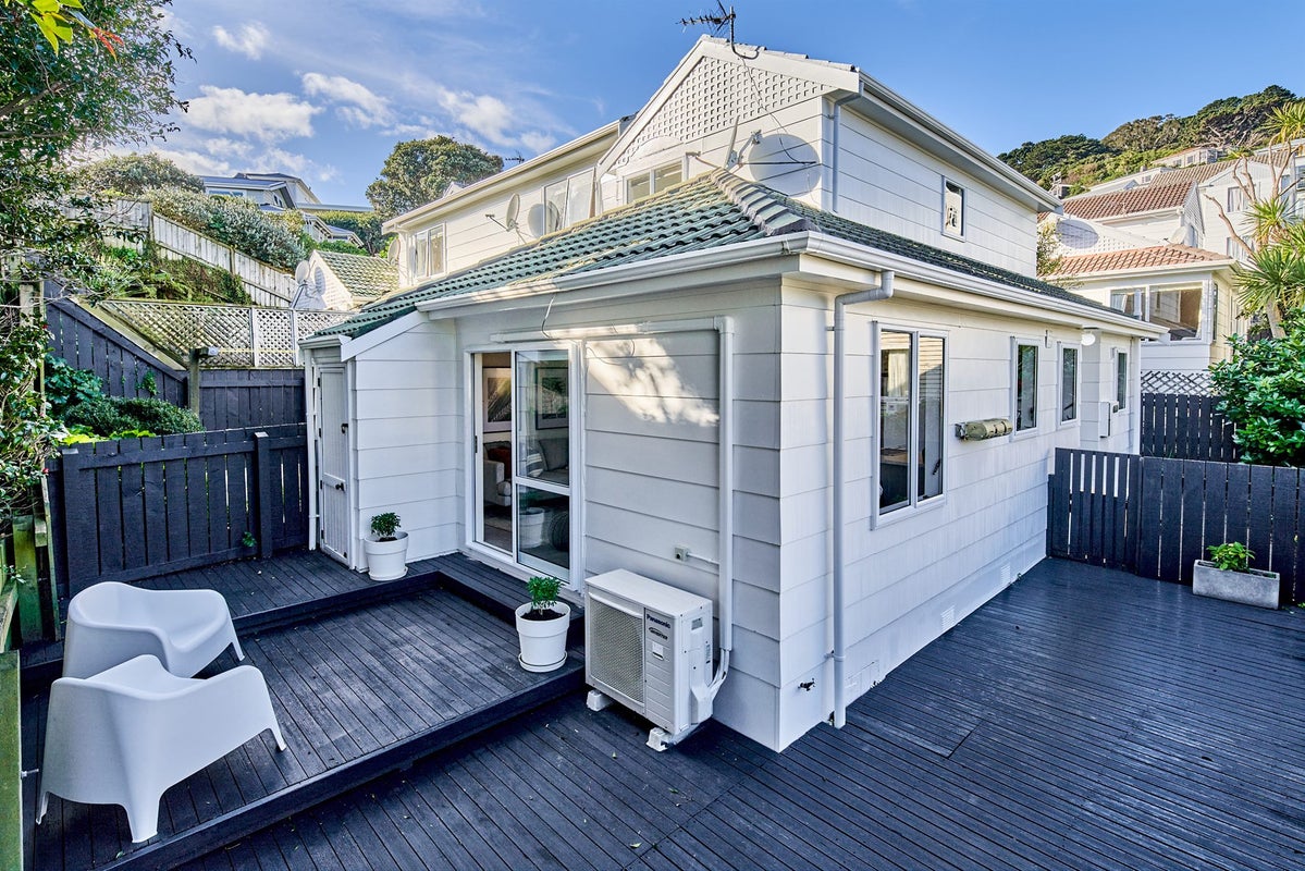 5H Duke Street, Mount Victoria, Wellington - Carousel 1