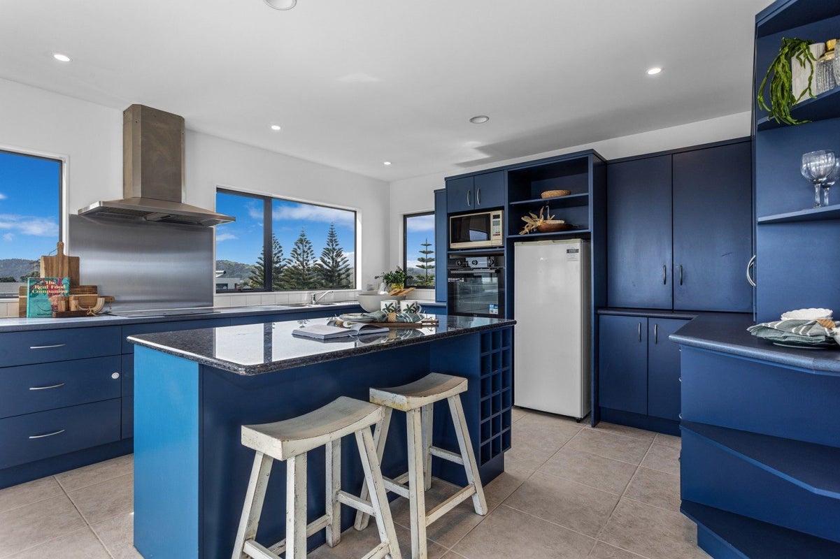11 Island View Heights, Coastlands, Whakatane - Carousel 2