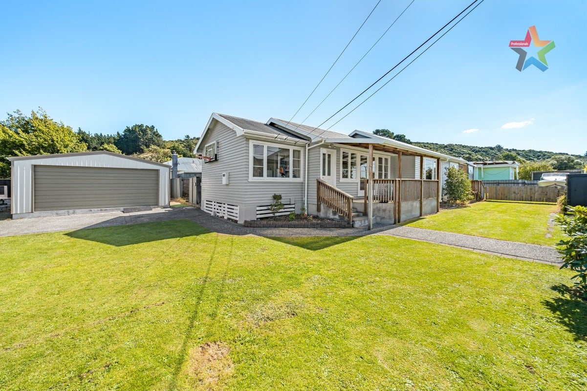56 Bledisloe Crescent, Wainuiomata, Lower Hutt - Carousel 1