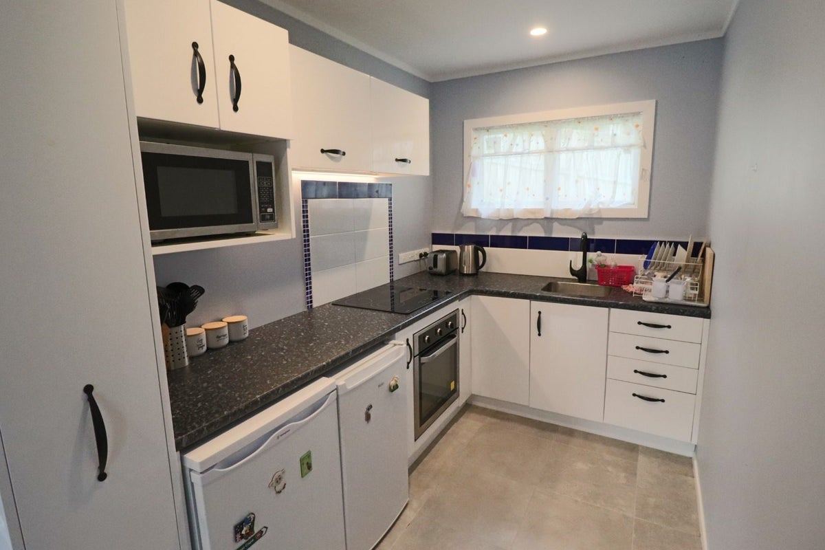 1/21 Beswick Place, Birkdale, Auckland - Carousel 10