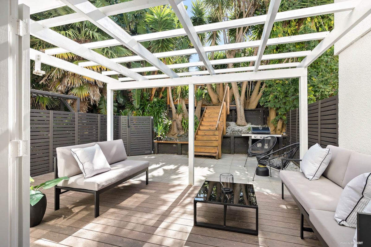 2/43 Paora Street, Orakei, Auckland - Carousel 2