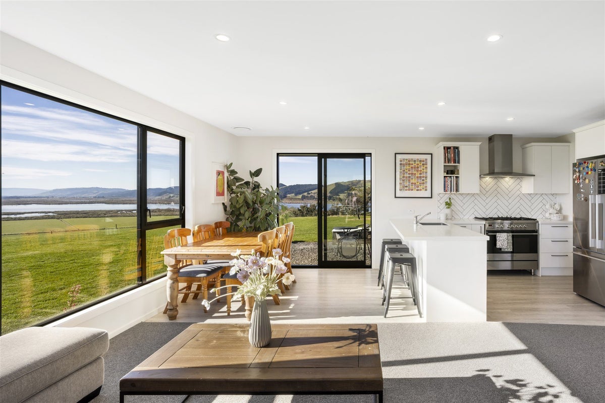 237 Baker Road, Berwick Forest - Carousel 2