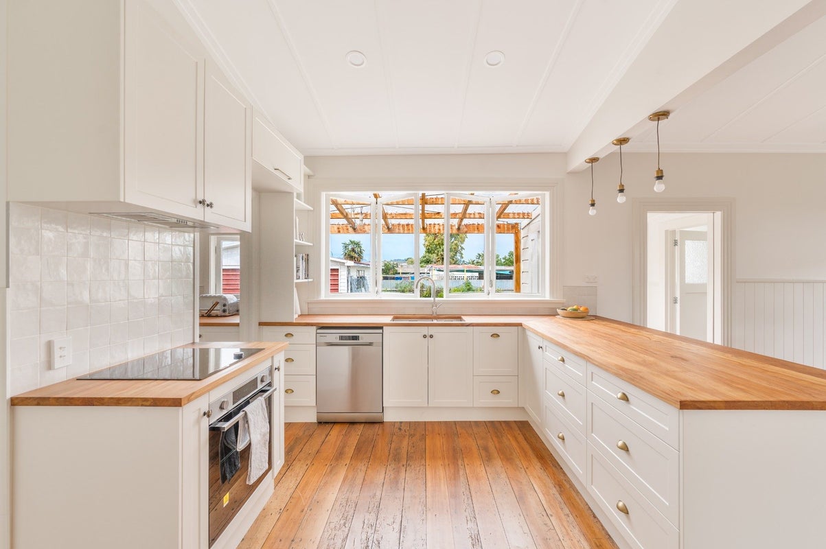 406 Charles Street, Saint Leonards, Hastings - Carousel 2