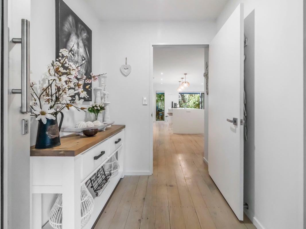 1280 Whangaparaoa Road, Army Bay, Whangaparaoa - Carousel 2