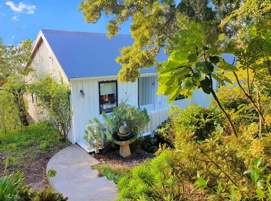 4 Marama Terrace, Diamond Harbour, Lyttelton - Carousel 1