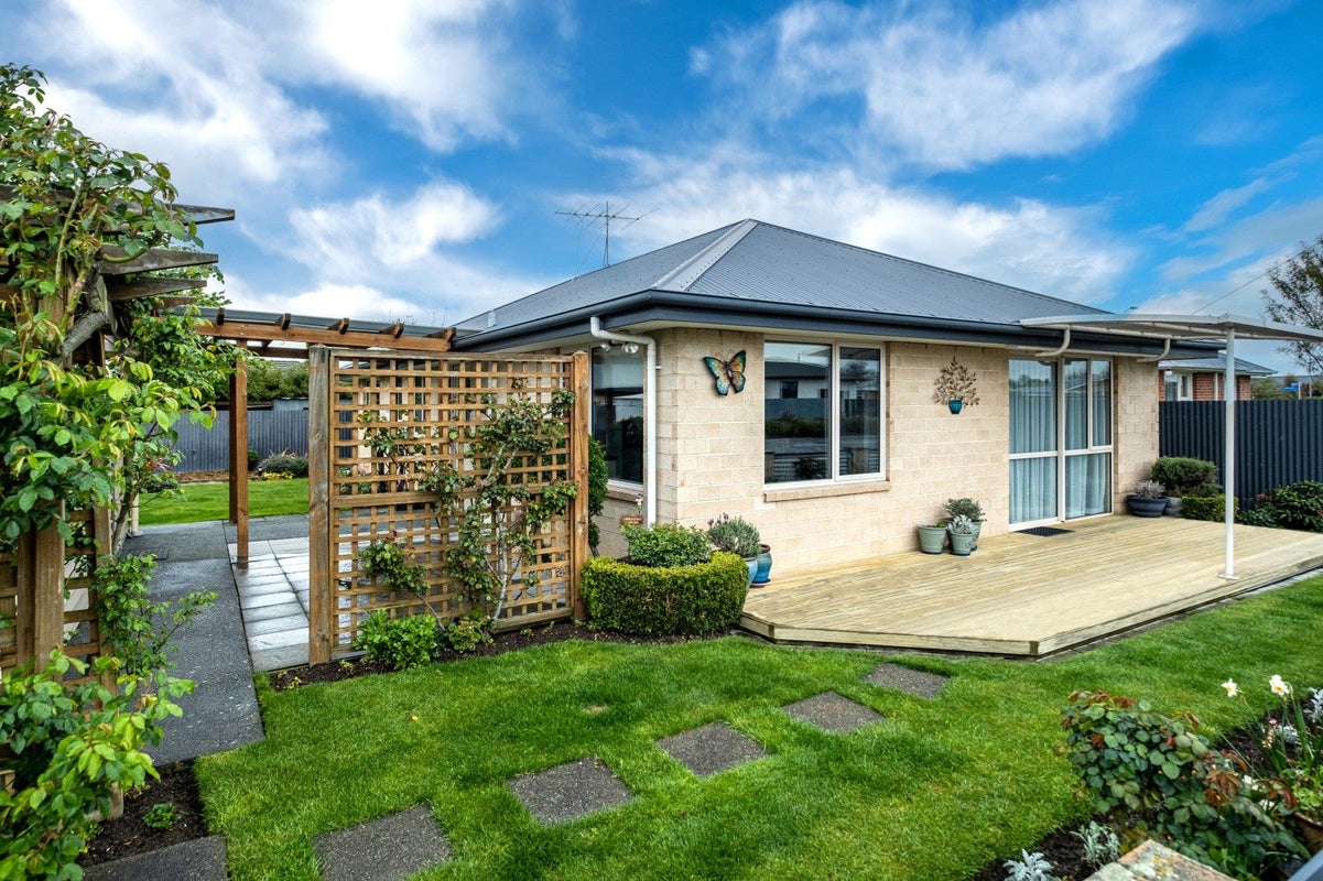 36 CAMBRIDGE Street, Hampstead, ASHBURTON - Carousel 1