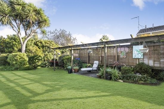 8 Mccall Place, Opaheke, Papakura - Carousel 2