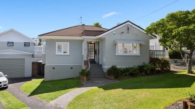 23 Tirotai Crescent, Westmere, Auckland - Carousel 1