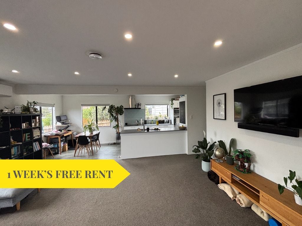 2/51 Vodanovich Road, Te Atatu South, Auckland - Carousel 1