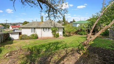 64 Leybourne Circle, Glen Innes, Auckland - Carousel 1