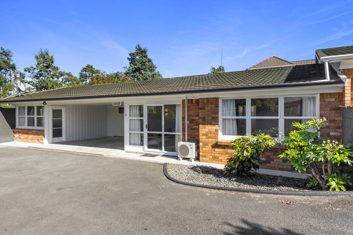 52B Berkley Avenue, Hillcrest, Hamilton - Carousel 1