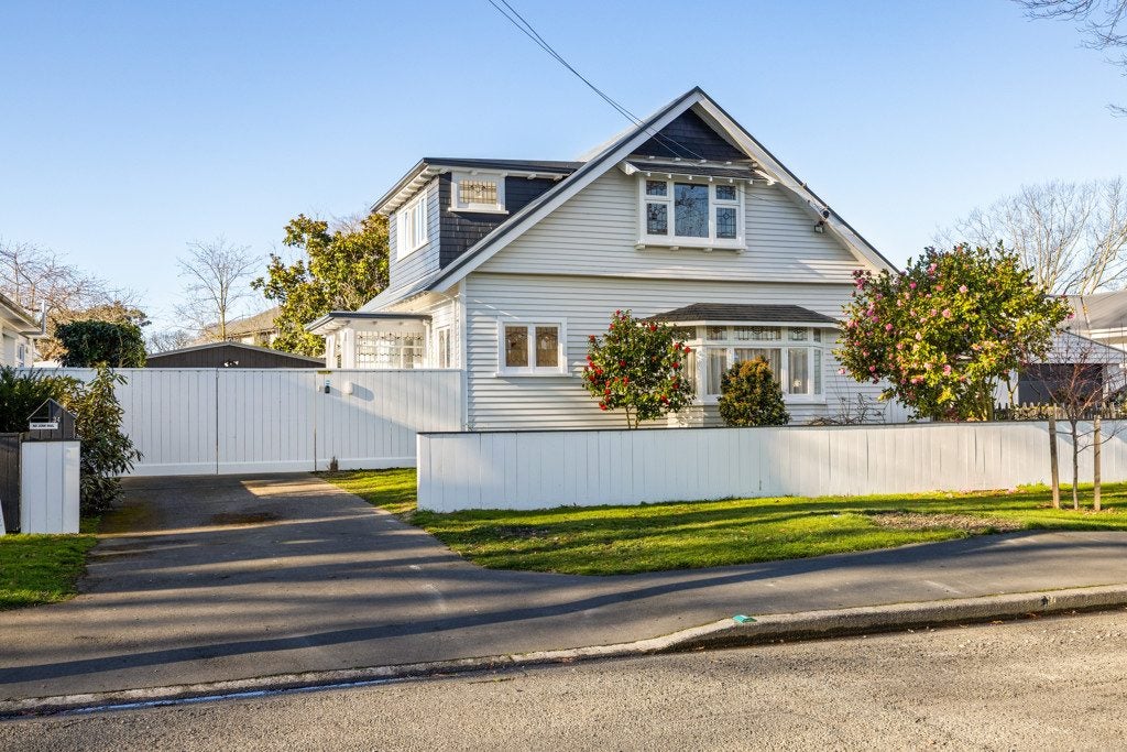 34 Massey Crescent, St Albans, Christchurch - Carousel 1