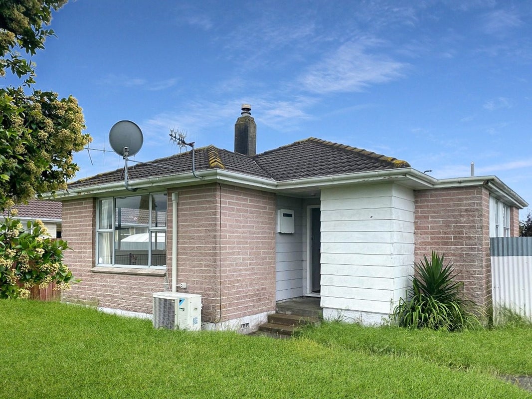 30 Hislop Avenue, Onekawa, Napier - Carousel 1