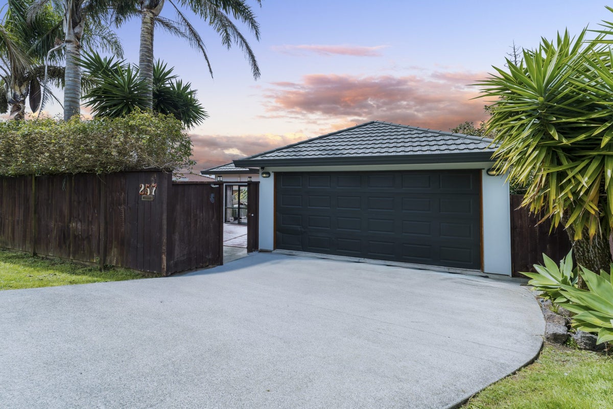 257 Glengarry Road, Glen Eden, Auckland - Carousel 35